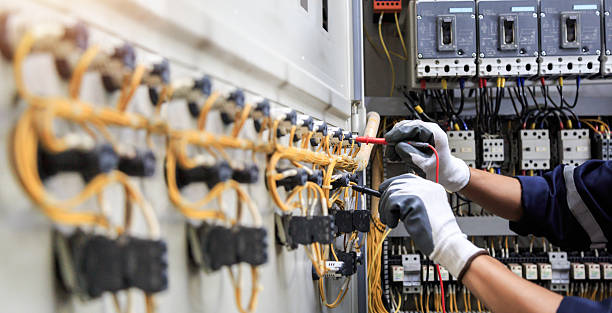 Professional Electrician technician working in Reno, OH